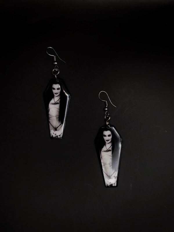 ARETES LILY MUNSTER